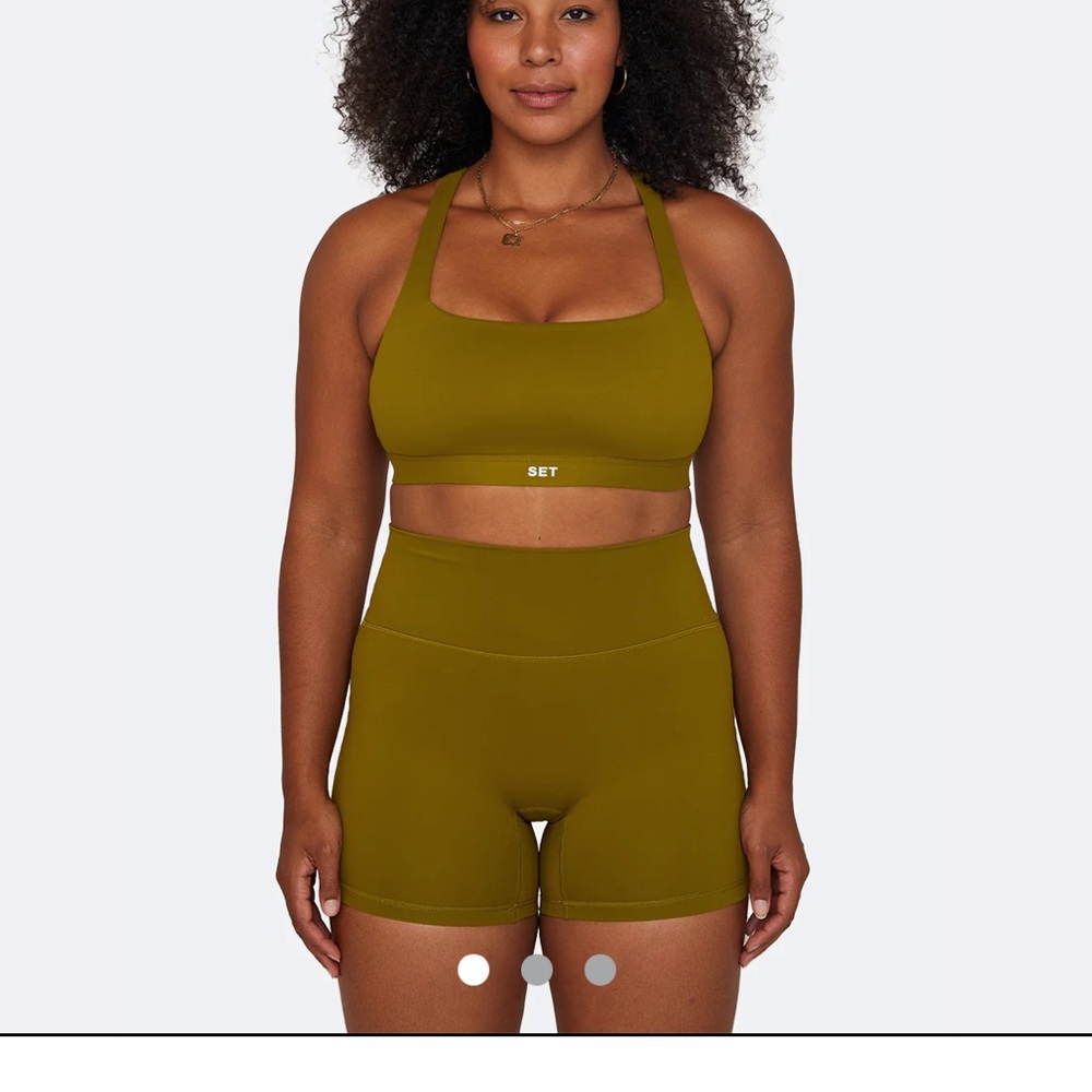SET ACTIVE - BRAND NEW Crossback Sports Bra